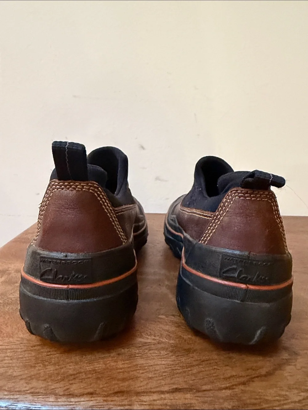Vintage Clarks Muckers Waterproof Slip-on Duck Shoes Size 7